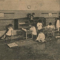 Esercizi di scrittura nelle scuole Montessori in Italia, Casa dei Bambini, Isola del Liri [Frosinone], [anni Venti] - "L'idea Montessori", a.I, n.6, ottobre 1927, p.7.$$$240