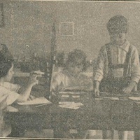 Bambini montessoriani a lavoro [anni Venti] - in "L'Idea Montessori", a.II, n.9, maggio (pubblicato in luglio) 1929, p.12.$$$339