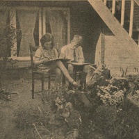 Giardino di una scuola Montessori in Olanda [anni Venti] - "L'Idea Montessori", a.I, n.6, ottobre 1927, p.14.$$$247