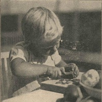 Preparazione della colazione [anni Venti] - L. Roubiczek, <em>Generalità sugli esercizi di vita pratica</em>, in "L'Idea Montessori", a.II, n.3, novembre 1928, p12. $$$287