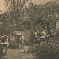 Giardino di una scuola Montessori in Olanda [anni Venti] - "L'Idea Montessori", a.I, n.6, ottobre 1927, p.14.$$$248